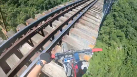 &nbsp;&nbsp;biker needs parachute.mp4 (6 MB)&nbsp;&nbsp;