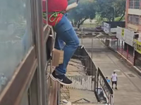 &nbsp;&nbsp;homemade zipline.mp4 (1664 KB)&nbsp;&nbsp;