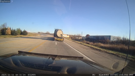 20251111_103104_MF hauling wind turbine rotor hub.mp4 (187 MB)