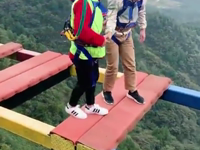 &nbsp;&nbsp;bridge crossing2.mp4 (13 MB)&nbsp;&nbsp;