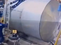 &nbsp;&nbsp;self-yoink.mp4 (342 KB)&nbsp;&nbsp;