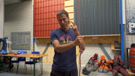 &nbsp;&nbsp;10 The Flemish Bend with a Bight, the BEST knot for tying ropes together - Rope Access Knots.mp4 (85 MB)&nbsp;&nbsp;