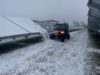 &nbsp;&nbsp;shoveling the panels.mp4 (3 MB)&nbsp;&nbsp;