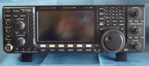   IC-7600 front (off)  