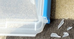 &nbsp;&nbsp;5 one 32 tote damaged closeup&nbsp;&nbsp;